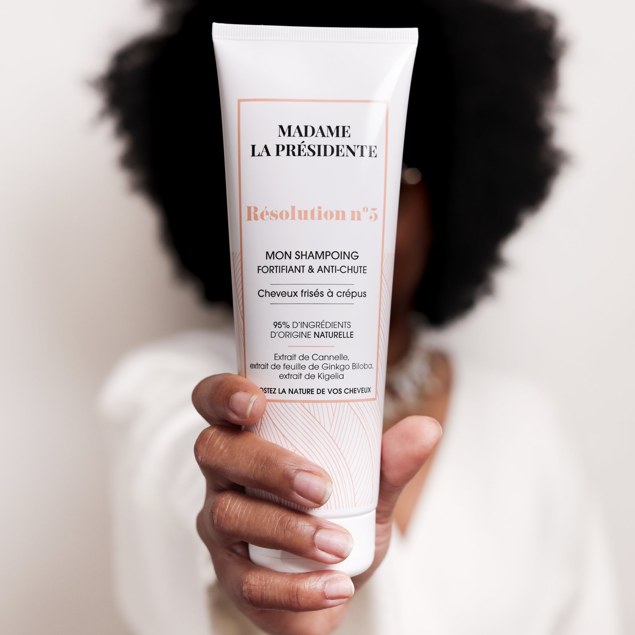 RESOLUTION N°5 CHEVEUX ( SHAMPOING FRISES ET CREPUS)