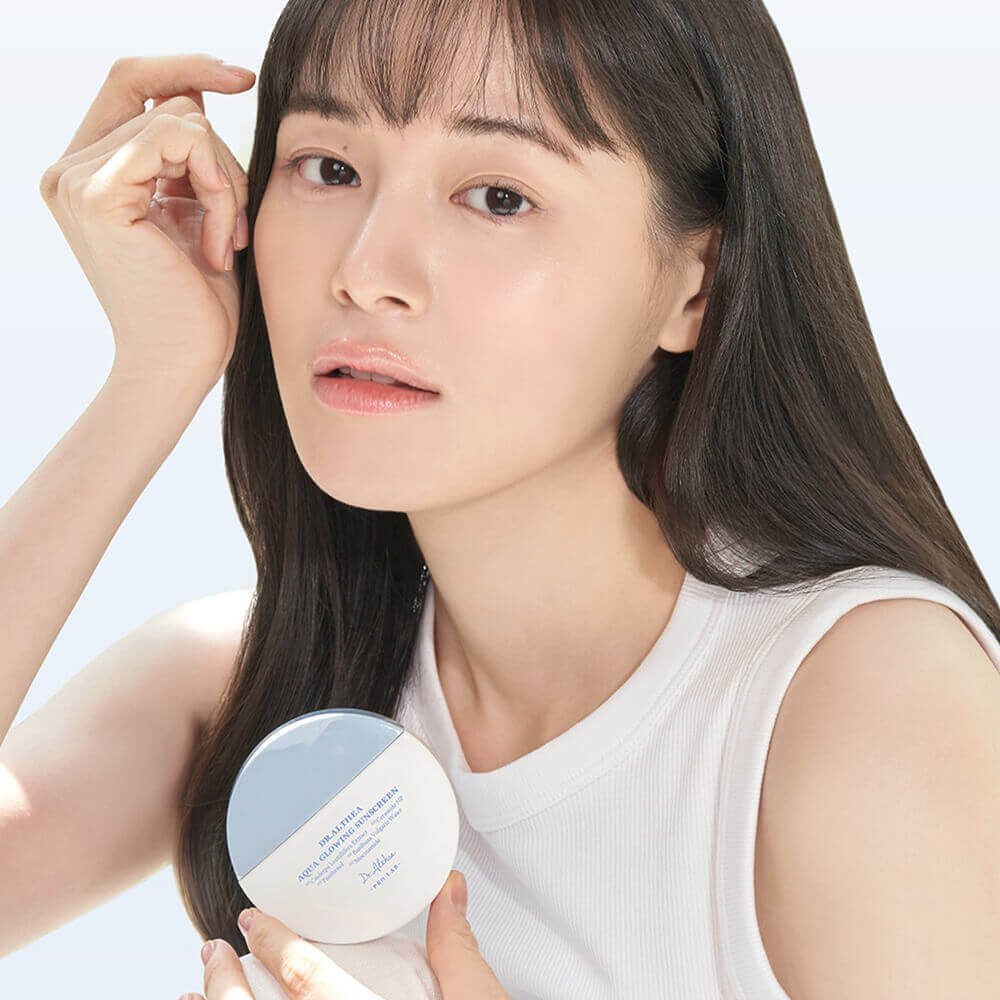 Aqua Glowing Sunscreen SPF50+ PA++++