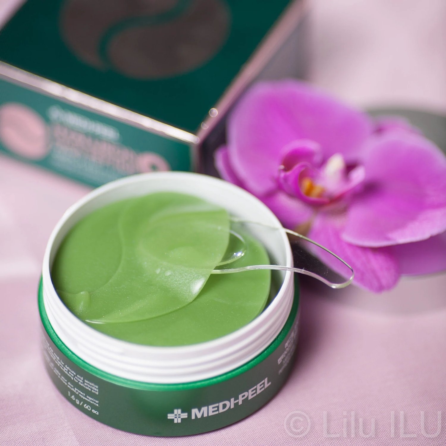 Hyaluron Cica Peptide 9 Ampoule Eye Patch